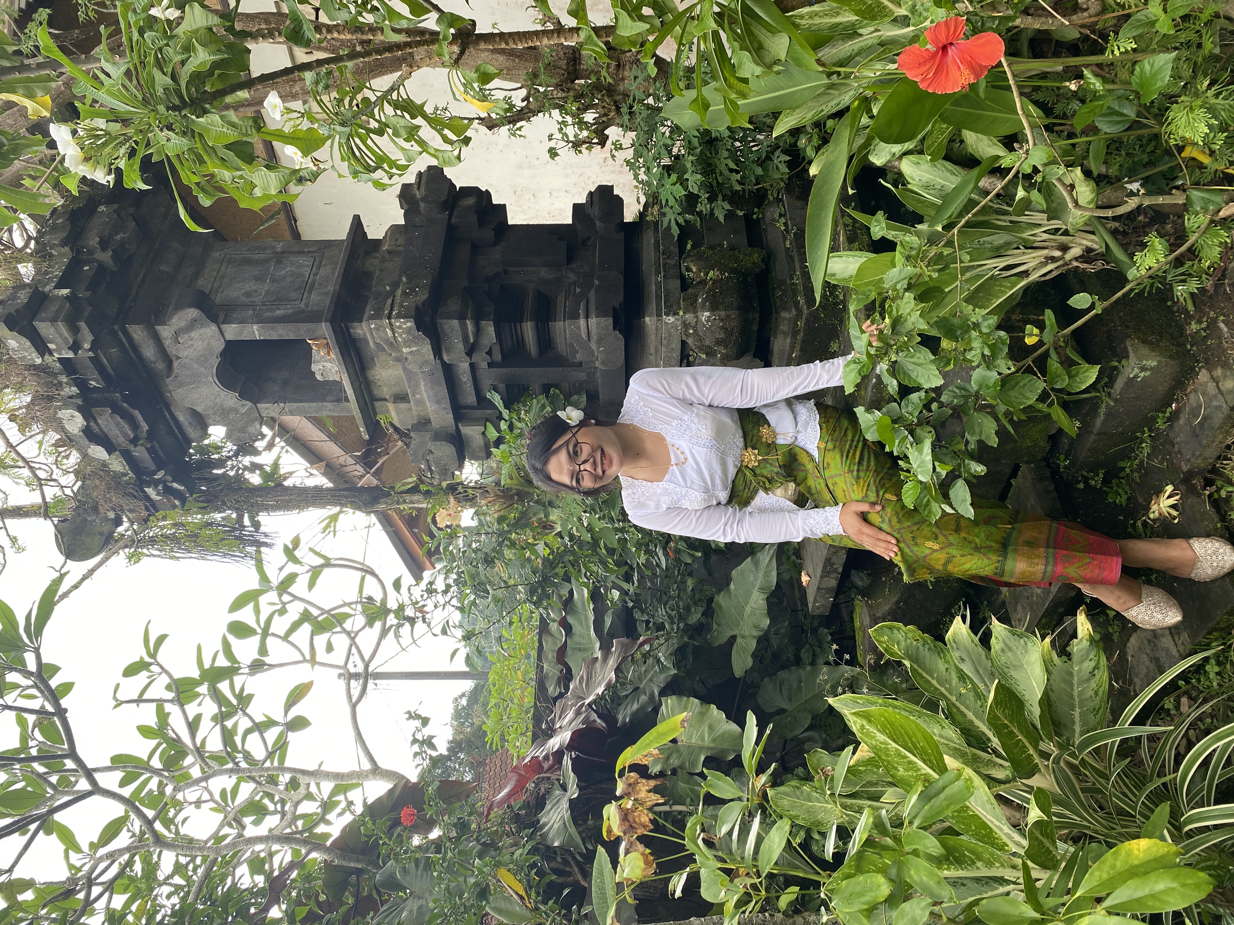 Foto Putri Kristi Espandiah, S.Pd